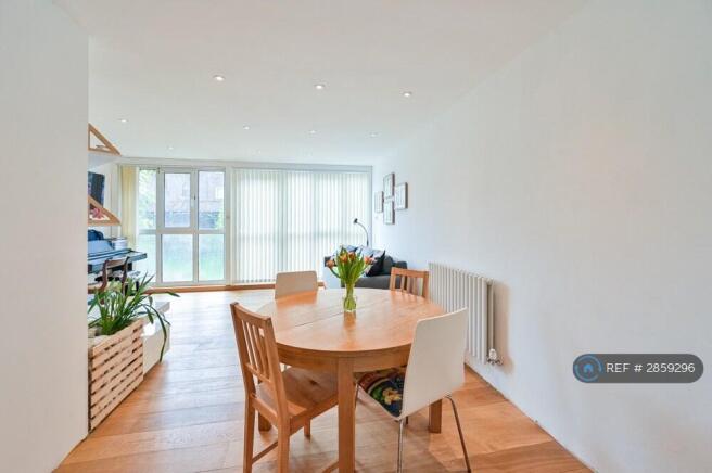 Lounge/ Dining Area