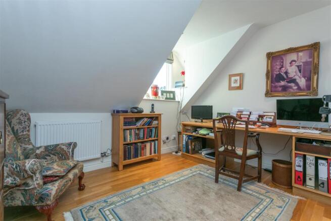 BEDROOM 4a.jpg
