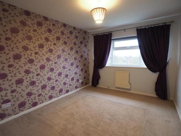 Master Bedroom 028