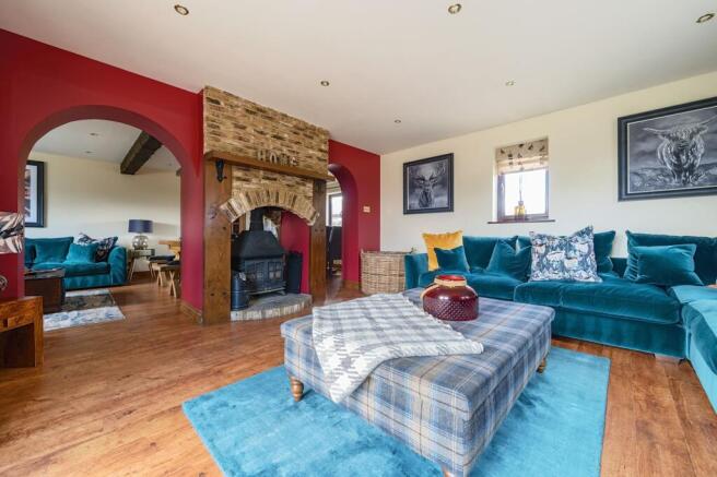 8 bed Detached for sale Image 12