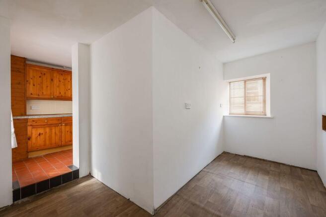 3 bed Terraced for sale Image 8