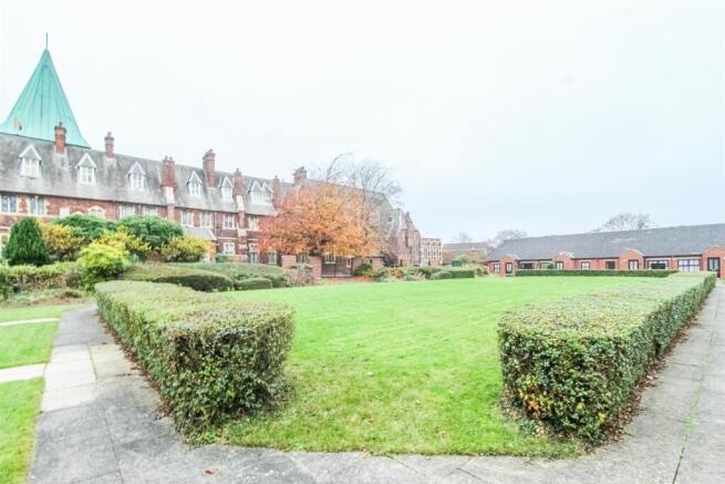2 bed Ground Flat for sale Image 8