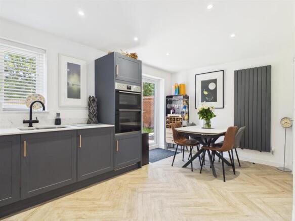 Kitchen Dining & Family Room