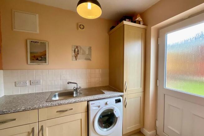 4 bed Detached for sale Image 10