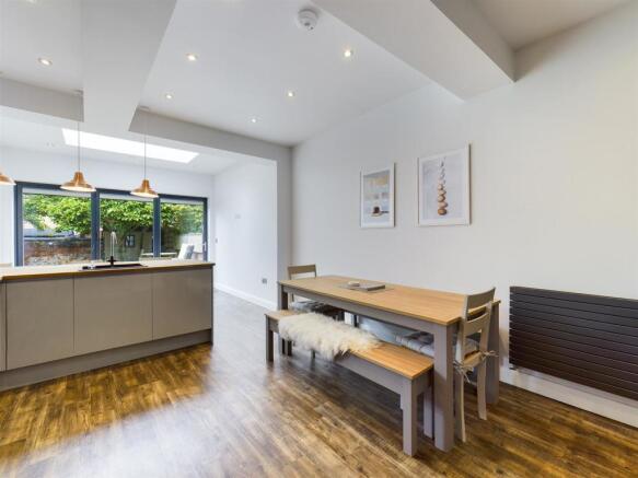 Kitchen/Dining Area