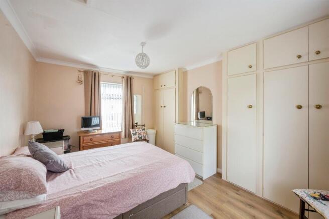 2 bed Semi-Detached for sale Image 10