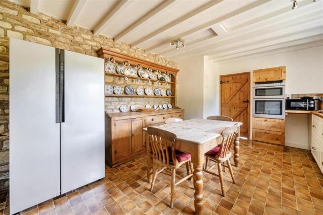 Old Rose's Cottage, 28 High Street, Paulerspury (7