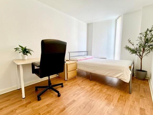 2 bed Flat to rent Image 7