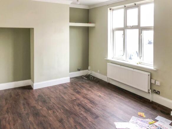21 Bushway, Dagenham, Essex RM8 3XH
