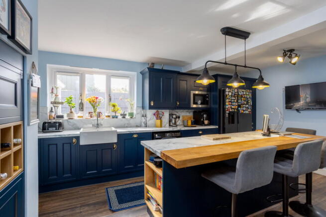 3 bed Semi-Detached for sale Image 4