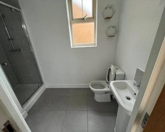 4 bed Detached for sale Image 10