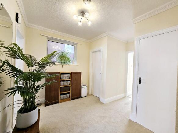 2 bed Flat for sale Image 4