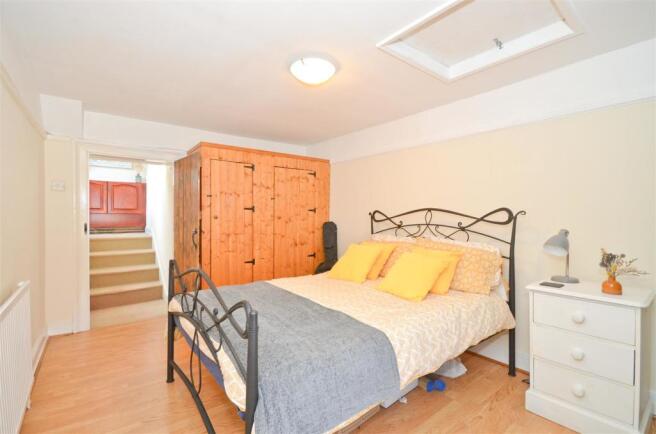 Bedroom 2.JPG