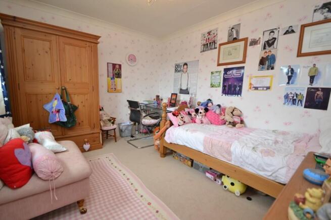 BEDROOM 2