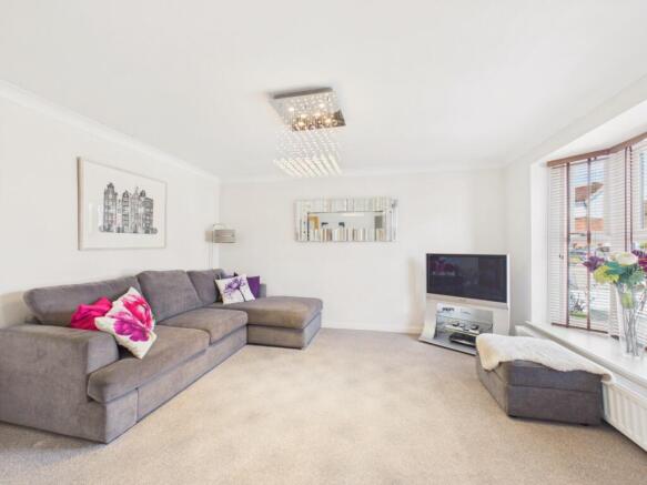 4 bed Semi-Detached for sale Image 12
