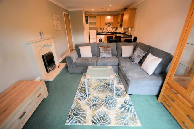 Lounge / Kitchen / Diner