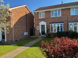 16, Dorchester Close, Maidenhead SL6 6RX