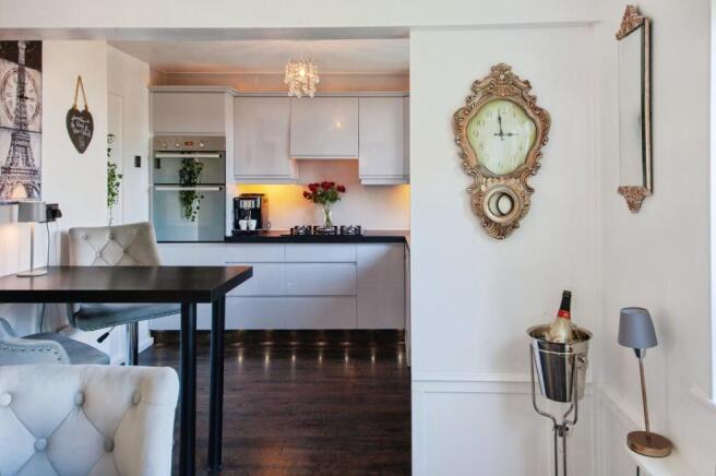 2 bed Apartment for sale Image 7