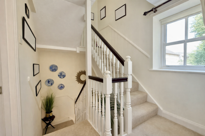 3 bed Apartment for sale Image 10
