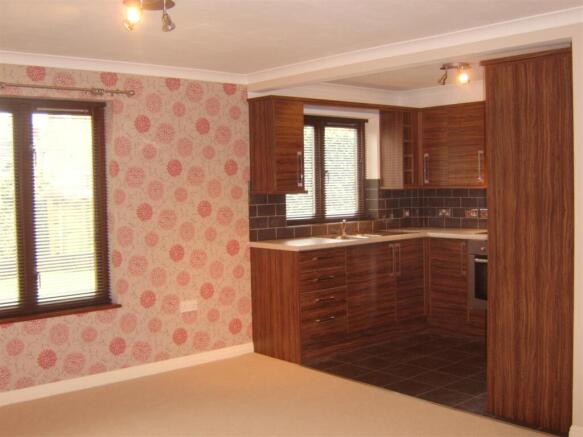 lounge & kitchen