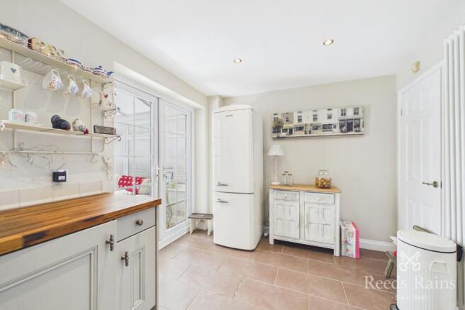 2 bed Terraced for sale Image 3