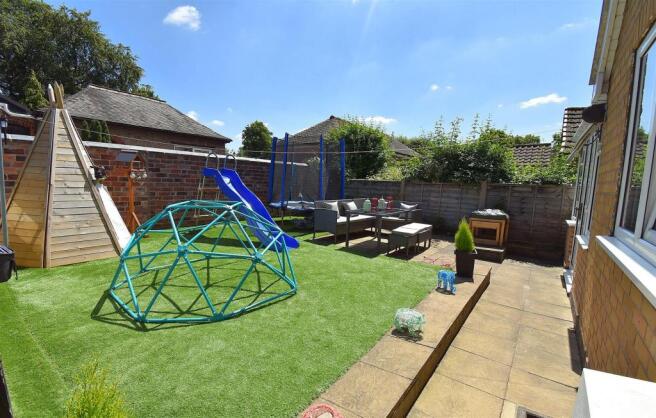 GARDEN1.jpg