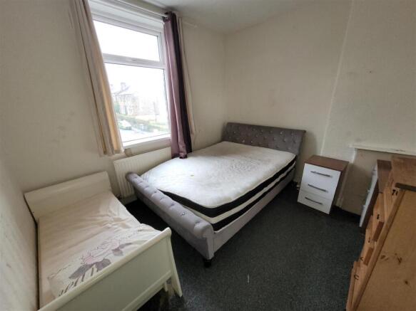 3 bed Terraced for sale Image 8