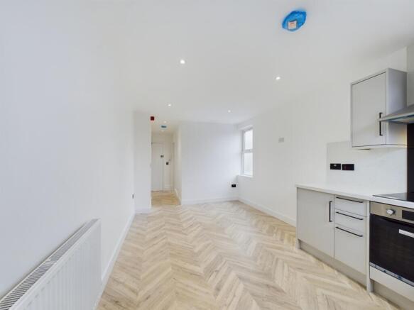 CAM01440G0-PR0084-STILL003