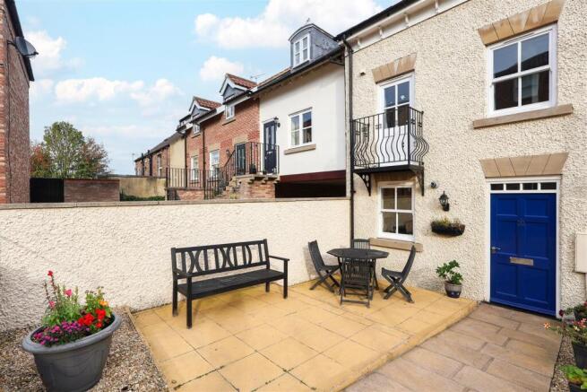 3 bed Terraced for sale Image 9