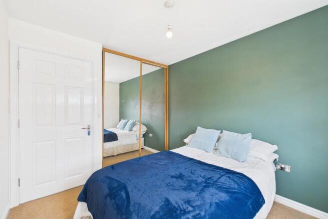 2 bed Flat for sale Image 7