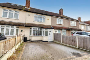 37, Heaton Close, Romford RM3 7HP