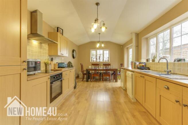 KITCHEN / BREAKFAST/ DINING ROOM
