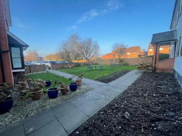 COMMUNAL GARDENS