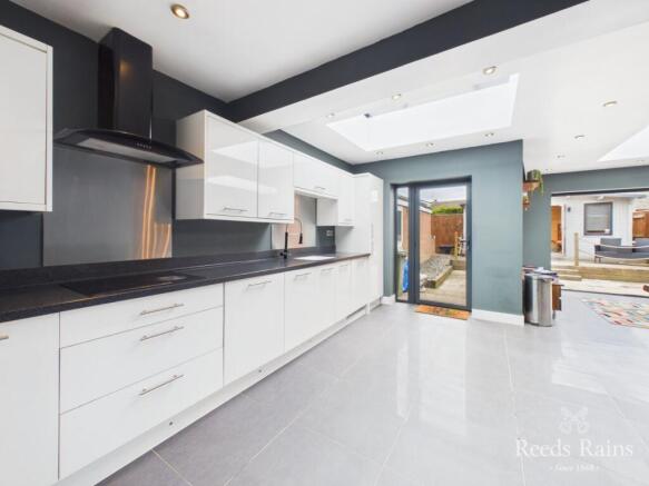 Kitchen/ Living Room