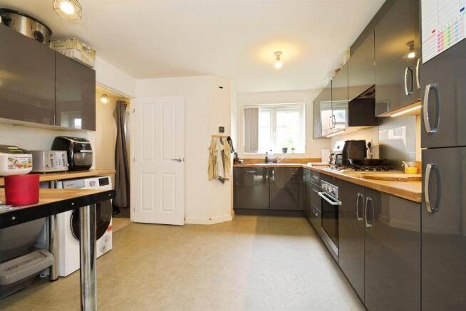 3 bed Semi-Detached for sale Image 5