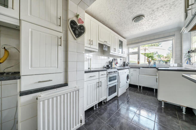 1334050-15-689afc...