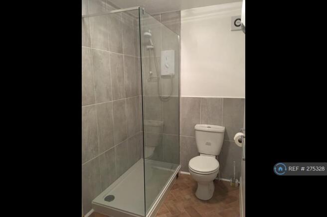 Spacious Walk In Shower 