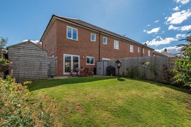 3 bed End of Terrace to rent Image 4