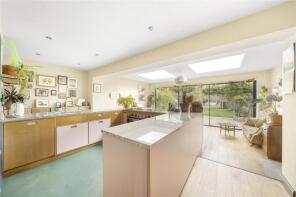 84, Millfield Avenue, London E17 5HL