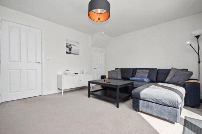 4 bed Semi-Detached for sale Image 4