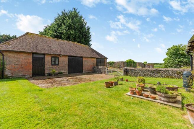 Outbuilding/Garage