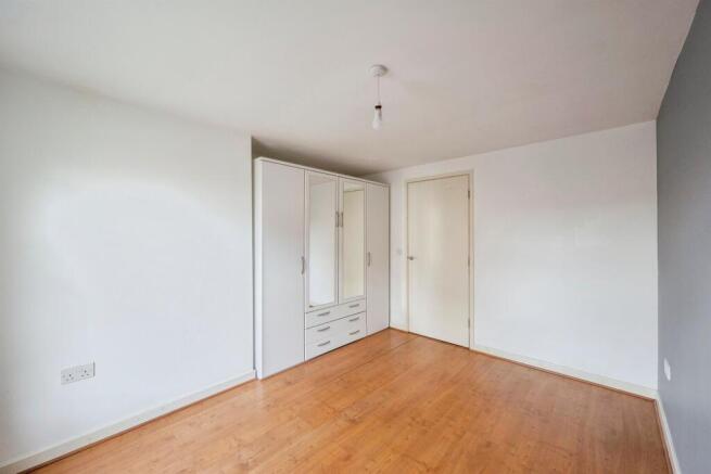 2 bed Apartment for sale Image 11