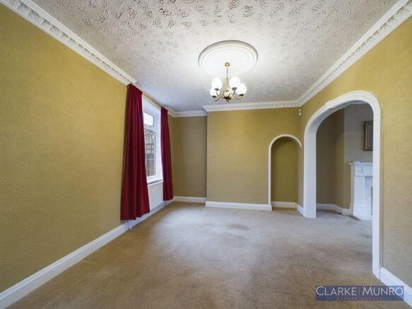 3 bed House to rent Image 11