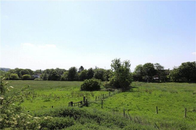 5 bed Detached for sale Image 12