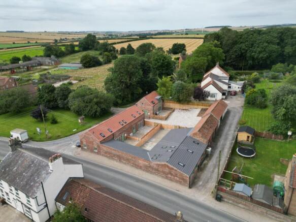 3 bed Barn Conversion for sale Image 11