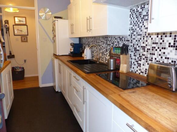 Photo 10