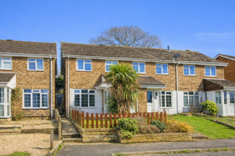 Samber Close, Lymington, SO41