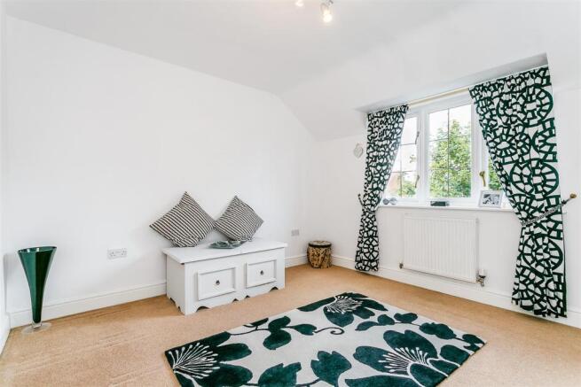 8309336-interior04.jpg