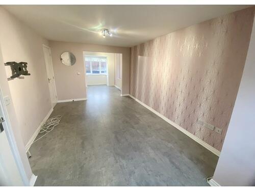 Living room (View 1)