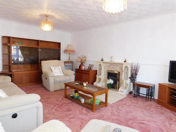 Lounge b